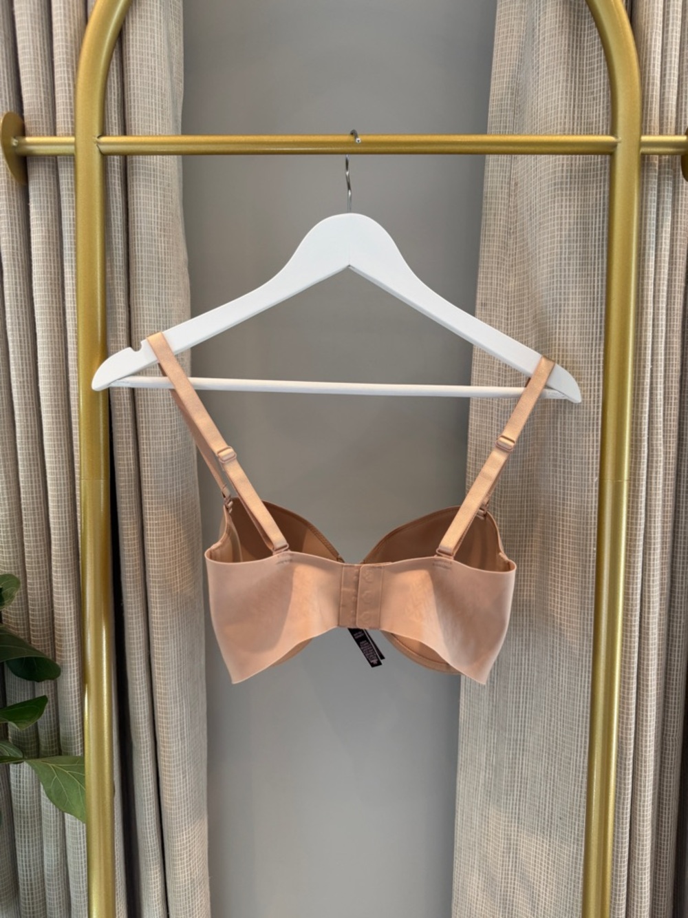 EUC Victoria's Secret Multi-way Illusions Lightly Lined Smooth Strapless Bra - Picture 2 of 6